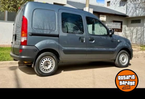 Utilitarios - Renault Kangoo 2015 GNC 220000Km - En Venta