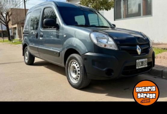 Utilitarios - Renault Kangoo 2015 GNC 220000Km - En Venta