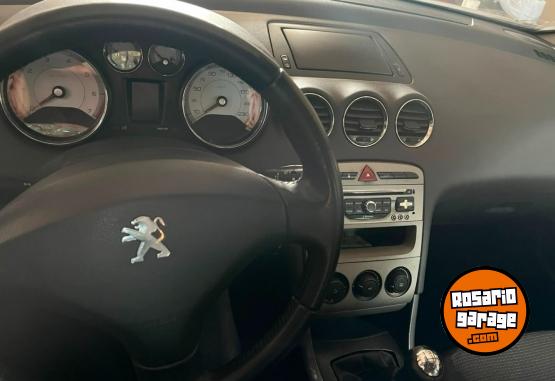 Autos - Peugeot Allure 1.6 con navegador 2014 Nafta 135000Km - En Venta