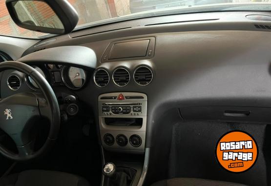 Autos - Peugeot Allure 1.6 con navegador 2014 Nafta 135000Km - En Venta