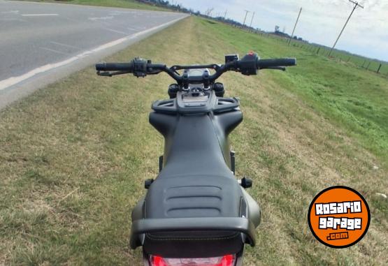 Motos - Husqvarna Svarpilen 401cc 2024 Nafta 750Km - En Venta
