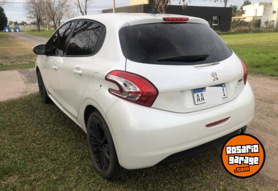 Autos - Peugeot 208 2016 Nafta 136000Km - En Venta