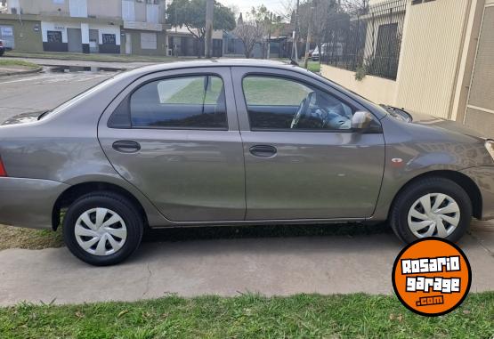 Autos - Toyota ETIOS X SEDAN MT 2020 Nafta 11500Km - En Venta