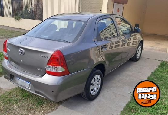 Autos - Toyota ETIOS X SEDAN MT 2020 Nafta 11500Km - En Venta
