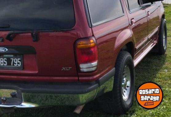 Camionetas - Ford Explorer XLT V6 4x2 1998 Nafta 310000Km - En Venta