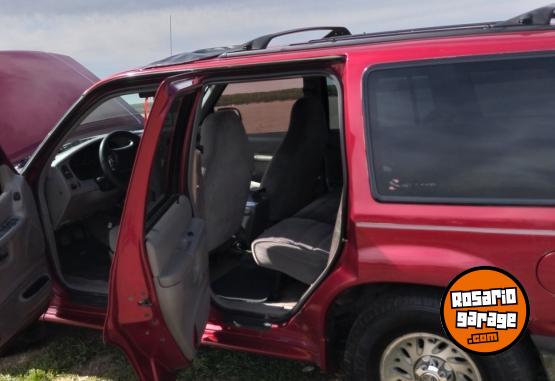 Camionetas - Ford Explorer XLT V6 4x2 1998 Nafta 310000Km - En Venta