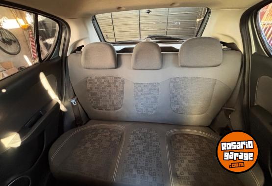 Autos - Fiat Palio Attractive 2017 GNC 84500Km - En Venta