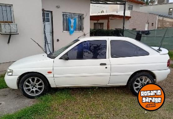Autos - Ford Escort 1998 Nafta 126000Km - En Venta
