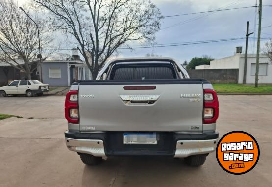 Camionetas - Toyota Hilux 2025 Diesel 10000Km - En Venta