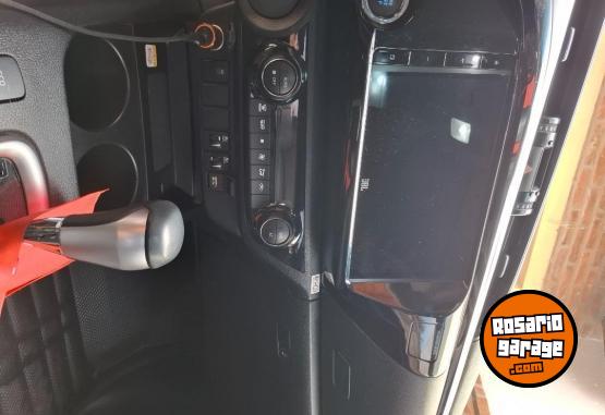 Camionetas - Toyota Hilux 2025 Diesel 10000Km - En Venta