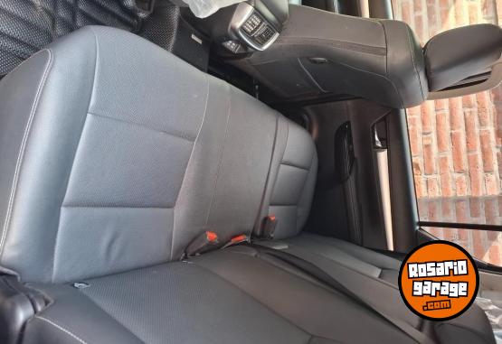 Camionetas - Toyota Hilux 2025 Diesel 10000Km - En Venta