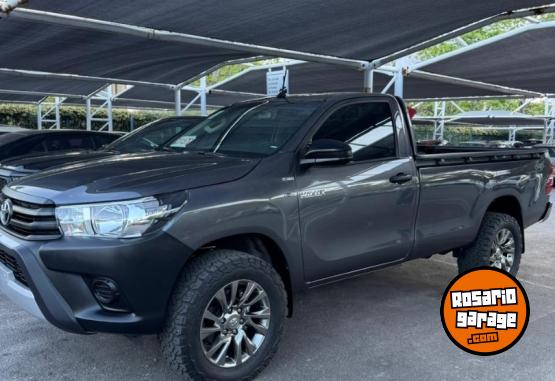 Camionetas - Toyota Hilux 2025 Diesel 2700Km - En Venta
