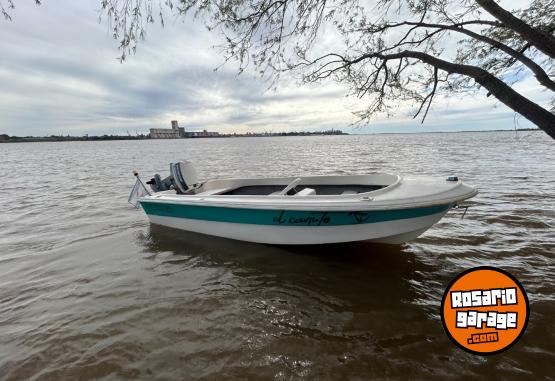 Embarcaciones - LANCHA CON MOTOR - En Venta
