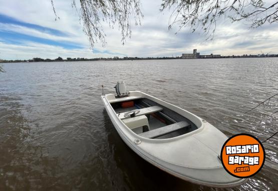 Embarcaciones - LANCHA CON MOTOR - En Venta