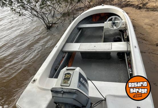 Embarcaciones - LANCHA CON MOTOR - En Venta