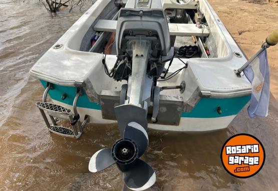 Embarcaciones - LANCHA CON MOTOR - En Venta