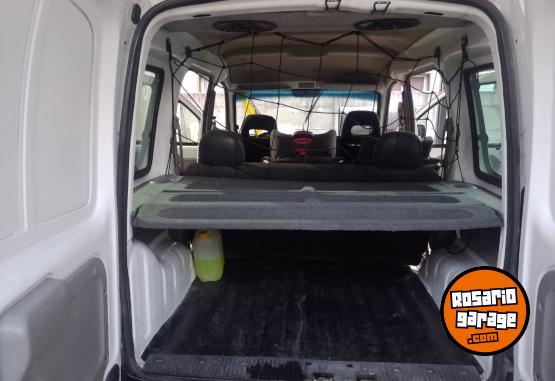 Utilitarios - Renault Kangoo 2011 Nafta 190000Km - En Venta