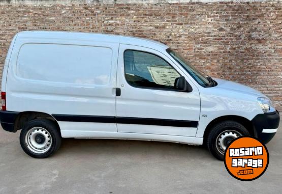 Utilitarios - Citroen Berlingo HDi Business 2021 Diesel 90000Km - En Venta