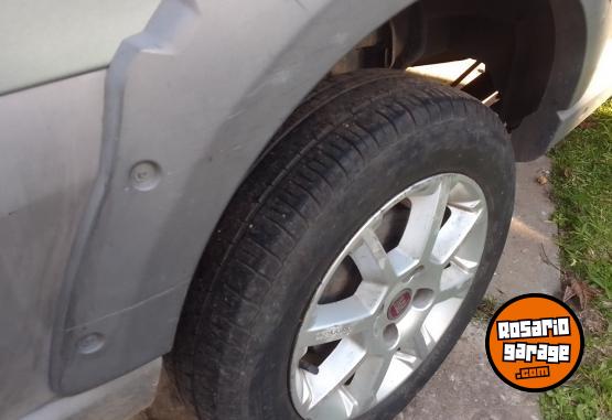 Camionetas - Fiat Strada TREAKING CABINA EX 2010 Diesel 196000Km - En Venta