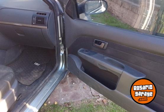 Camionetas - Fiat Strada TREAKING CABINA EX 2010 Diesel 196000Km - En Venta