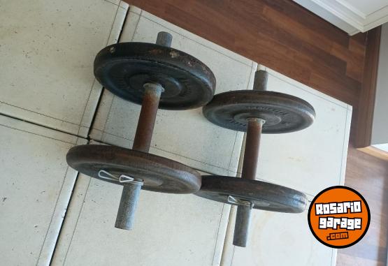 Deportes - Excelente Par de Mancuernas Macizas con Topes y 20 Kg de Discos de Fundici�n - En Venta