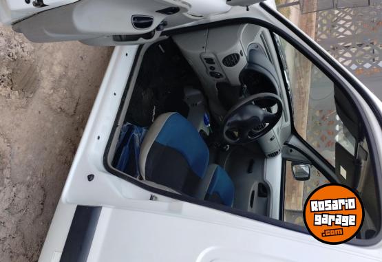 Utilitarios - Renault Kangoo 2012 GNC 149000Km - En Venta