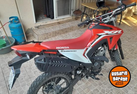 Motos - Honda Xr 300 2026 Nafta 1800Km - En Venta