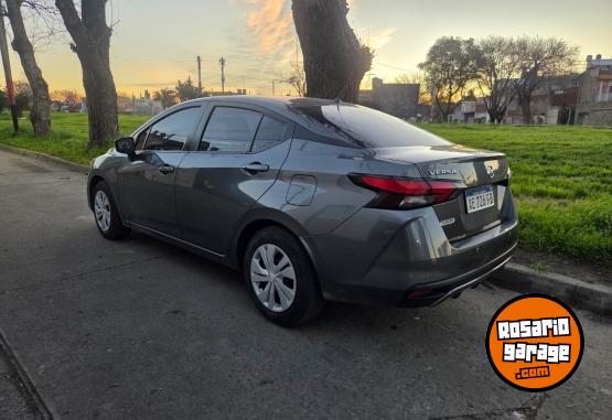 Autos - Nissan Versa sense 2021 Nafta 100000Km - En Venta