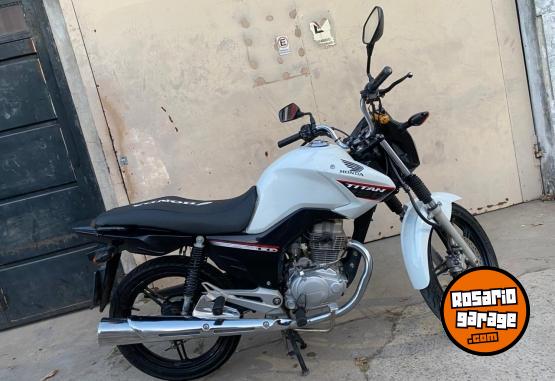 Motos - Honda New titan 2020 Nafta 33000Km - En Venta