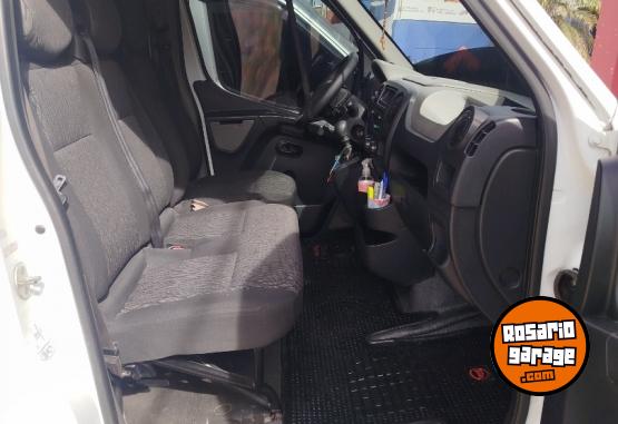 Utilitarios - Renault master 2017 Diesel 310000Km - En Venta