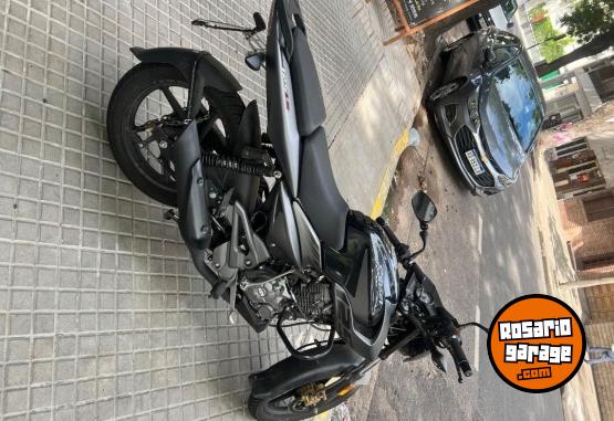 Motos - Bajaj 125ls 2025 Nafta 2300Km - En Venta