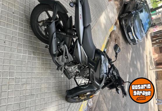 Motos - Bajaj 125ls 2025 Nafta 2300Km - En Venta