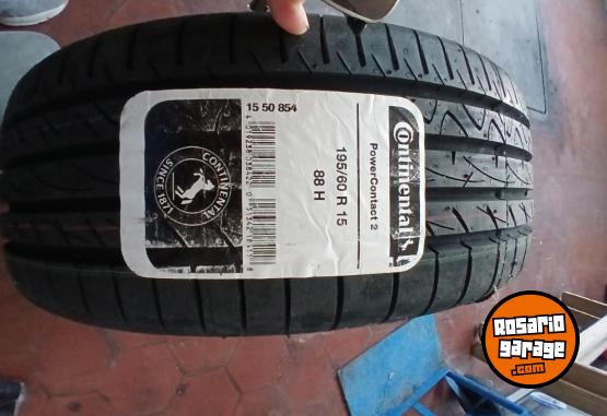 Accesorios para Autos - Cubierta contiental con llanta renault 15 - En Venta
