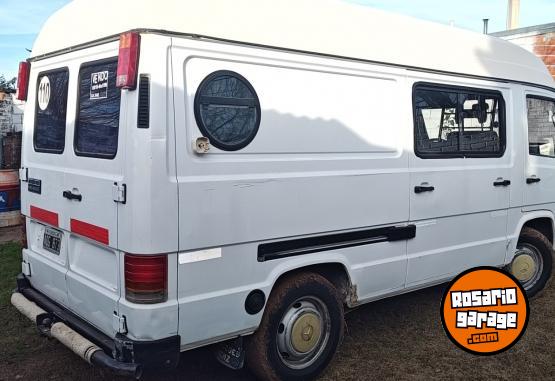 Utilitarios - Mercedes Benz Mb180d 1995 Diesel 380000Km - En Venta