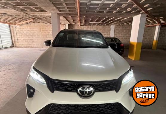 Camionetas - Toyota SW4 2.8 TDI DIAMOND 2022 Diesel 75000Km - En Venta