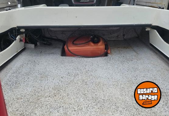 Embarcaciones - Lancha Caprice con Johnson 70 - En Venta