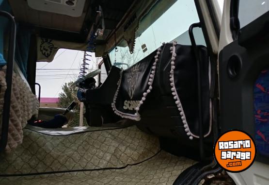 Camiones y Grúas - Scania 113 320 año 1996, solo o enganchado - En Venta