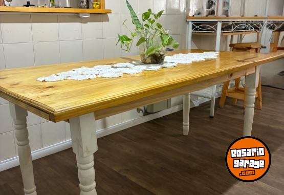Hogar - Mesa de pino pintada y barnizada - En Venta