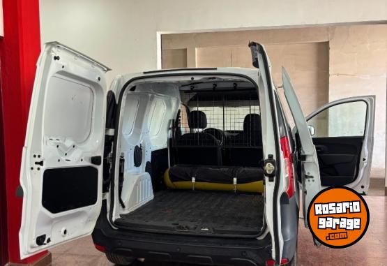 Utilitarios - Renault KANGOO EXPRESS CONFORT 1. 2022 GNC 108000Km - En Venta