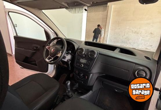 Utilitarios - Renault KANGOO EXPRESS CONFORT 1. 2022 GNC 108000Km - En Venta