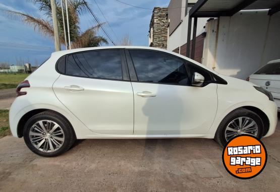 Autos - Peugeot 208 Allure 1.6 2017 Nafta 150000Km - En Venta