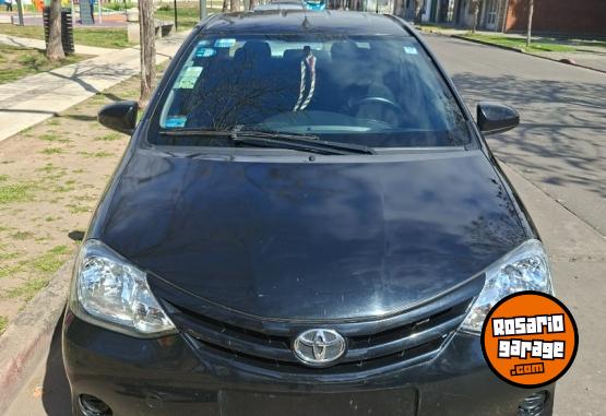 Autos - Toyota Etios XS 2014 GNC 146000Km - En Venta