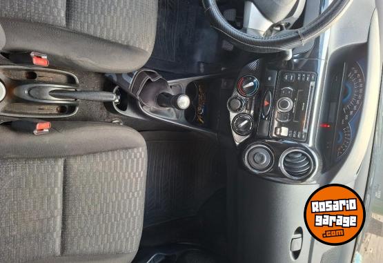 Autos - Toyota Etios XS 2014 GNC 146000Km - En Venta