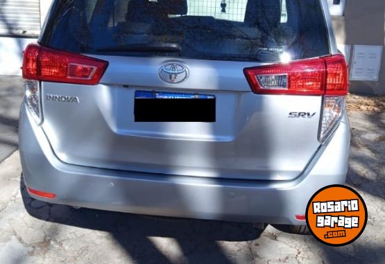 Camionetas - Toyota Innova srv 2020 Nafta 113000Km - En Venta