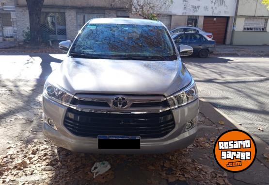 Camionetas - Toyota Innova srv 2020 Nafta 113000Km - En Venta
