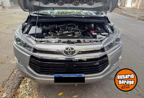 Camionetas - Toyota Innova srv 2020 Nafta 113000Km - En Venta