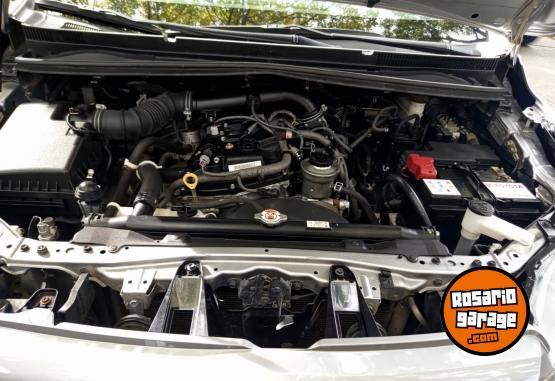 Camionetas - Toyota Innova srv 2020 Nafta 113000Km - En Venta