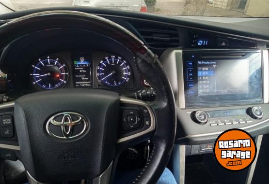 Camionetas - Toyota Innova srv 2020 Nafta 113000Km - En Venta