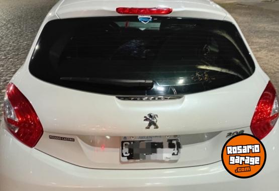Autos - Peugeot 208 2014 Nafta 82000Km - En Venta