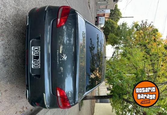 Autos - Peugeot 408 2011 Nafta 200000Km - En Venta